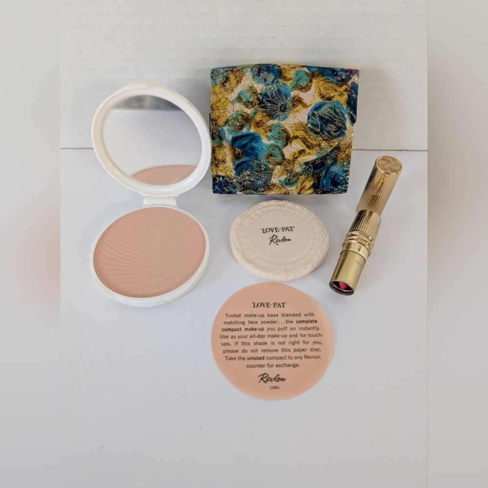 Vintage Compact Revlon Complete Love-Pat Makeup Set -Lipstick Color 574  1960